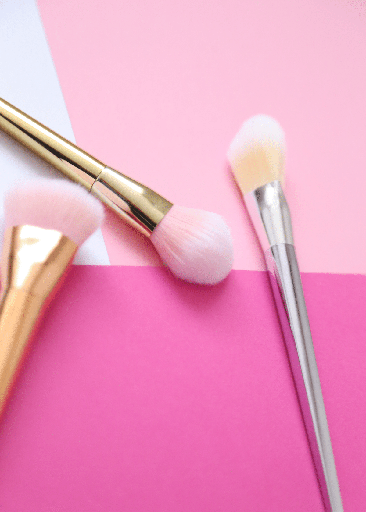 The Ultimate Guide to Choosing the Best Concealer Brush!