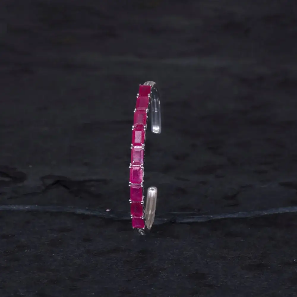 How to Spot Genuine Strawberry Quartz Bracelets?