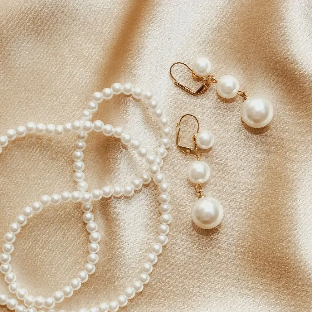 What are Tiny Pearl Necklace called?