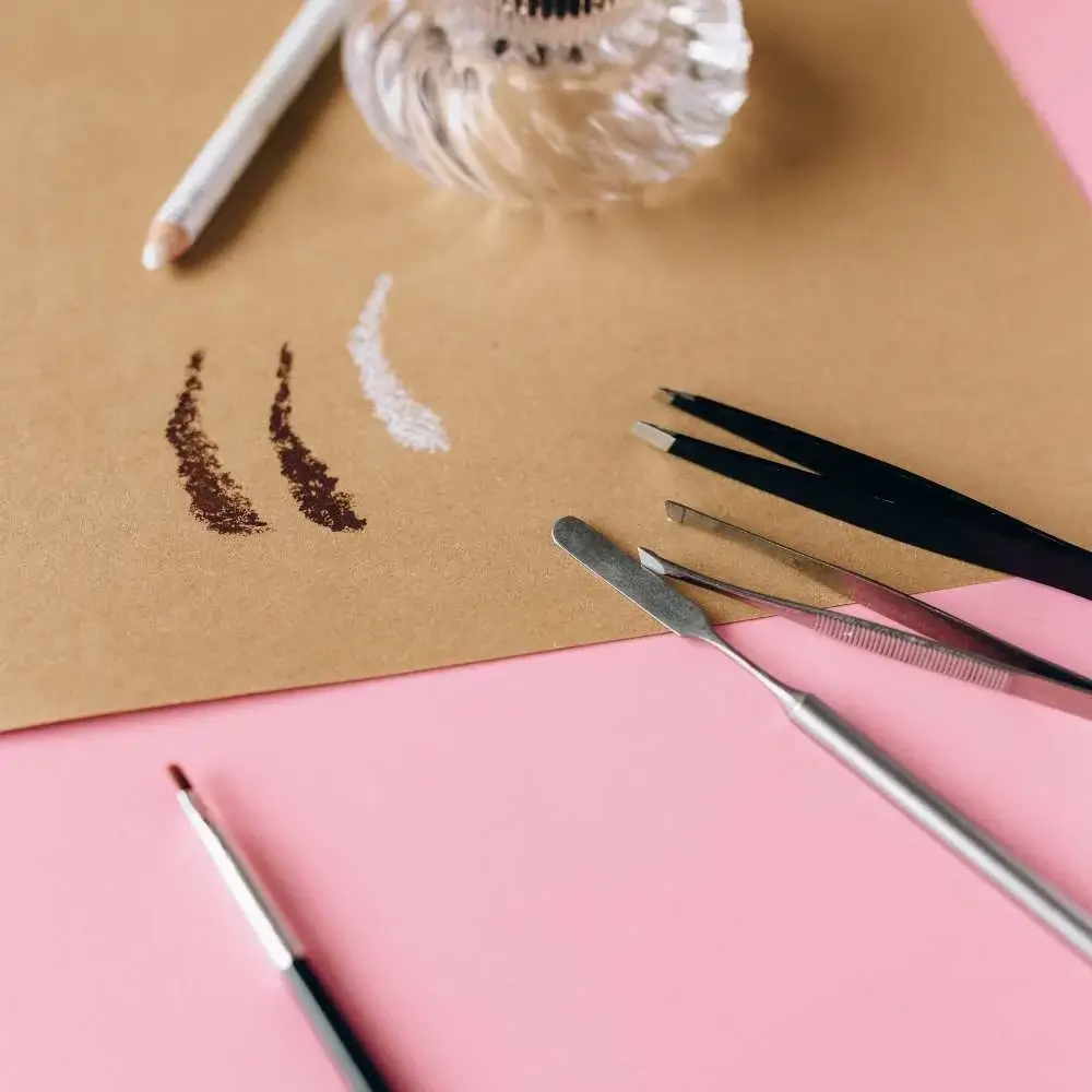  best nude eyeliners for different skin tones