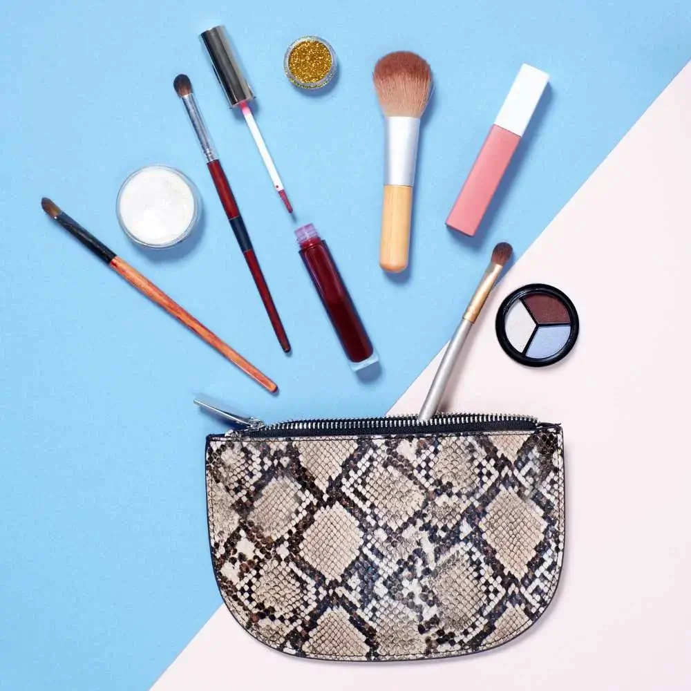 Fashionable makeup bag with stylish design