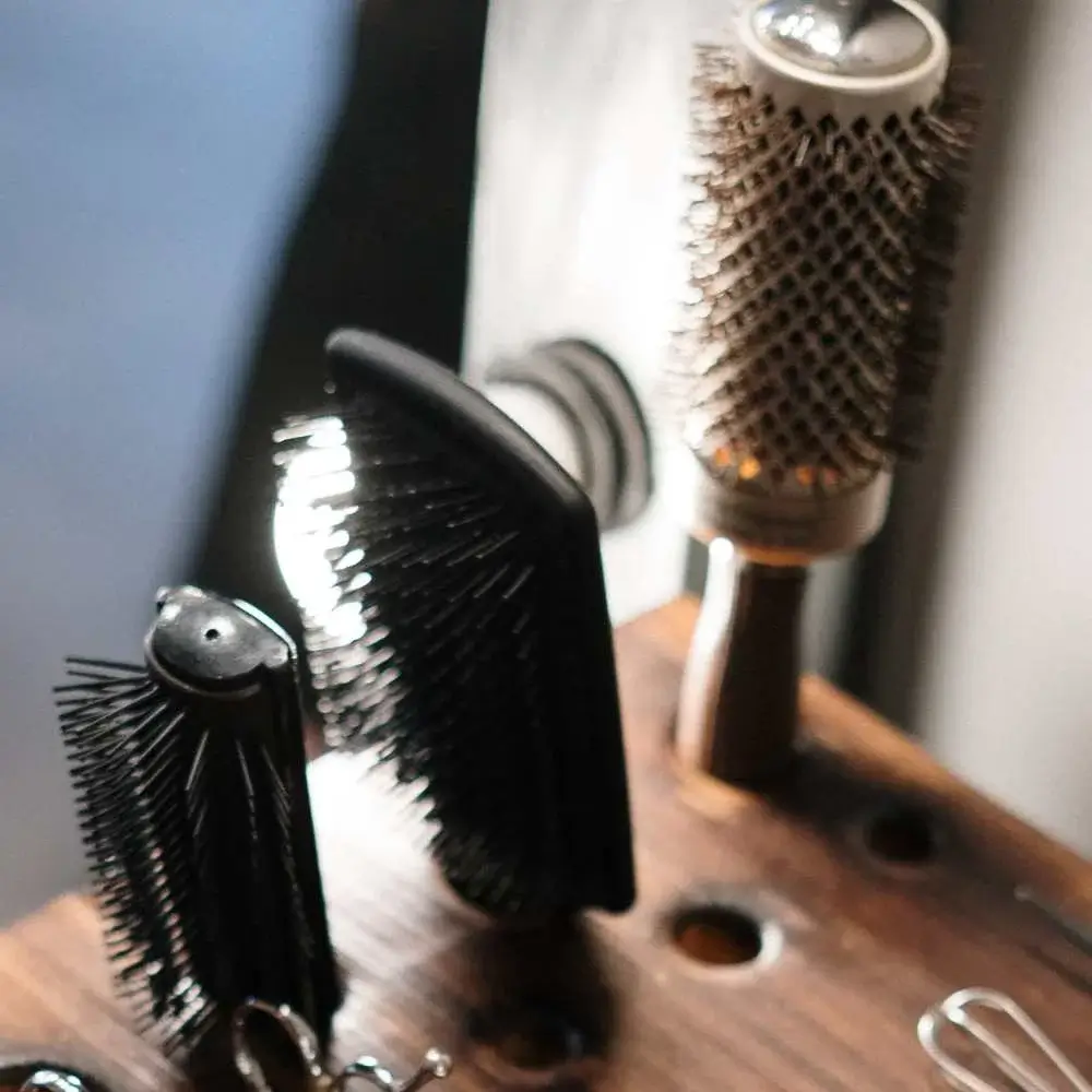 Collection of best brushes designed specifically for hair extensions