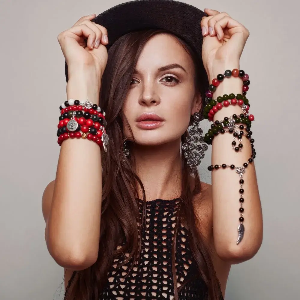 How to Find the Right Red and Black Bracelet?