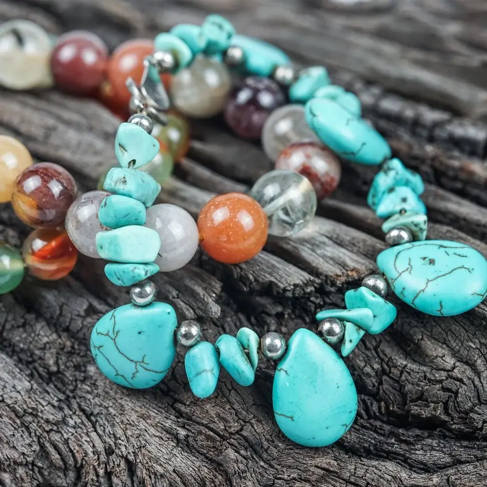 Who should wear amazonite?