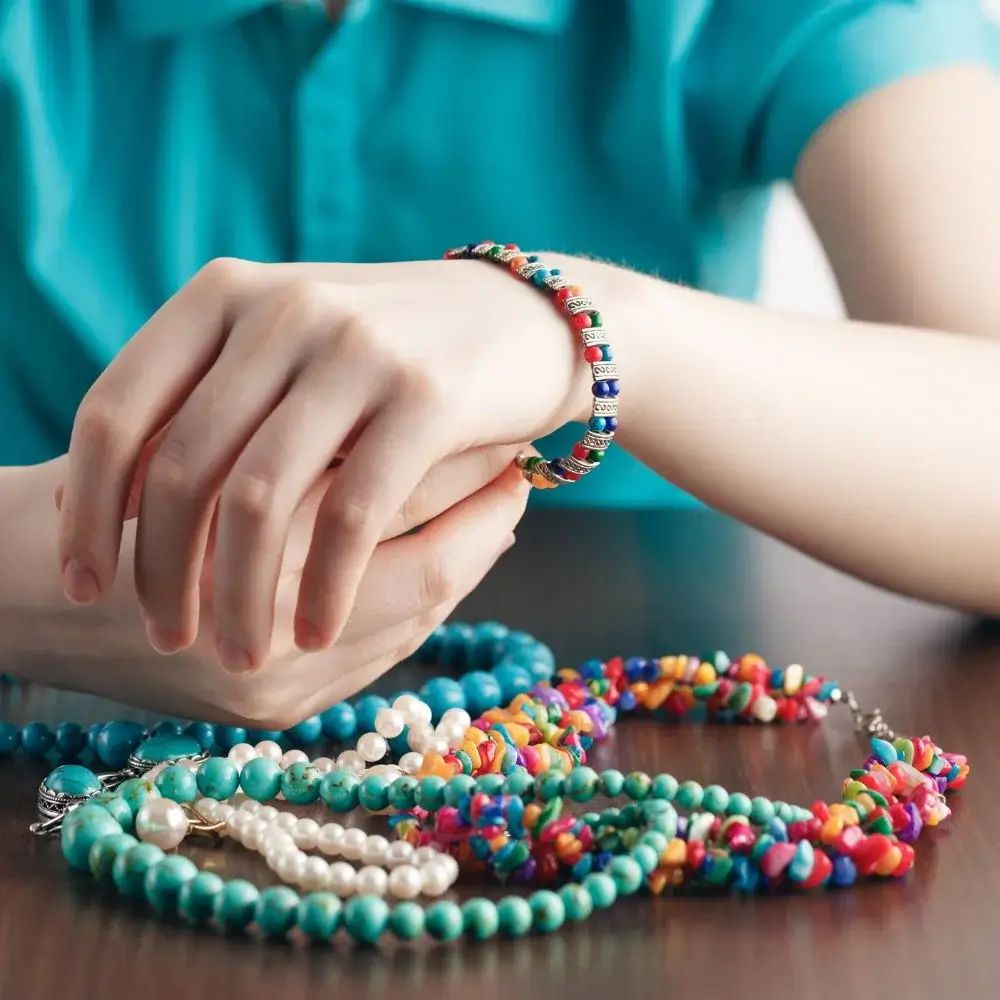 How to find the stylish Carnelian Crystal Bracelet?