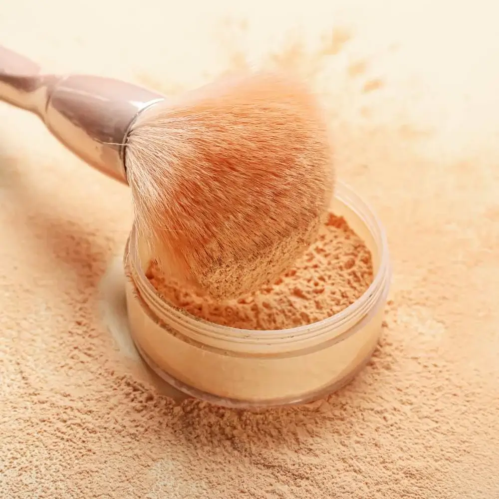 A finely milled setting powder ideal for mature skin types