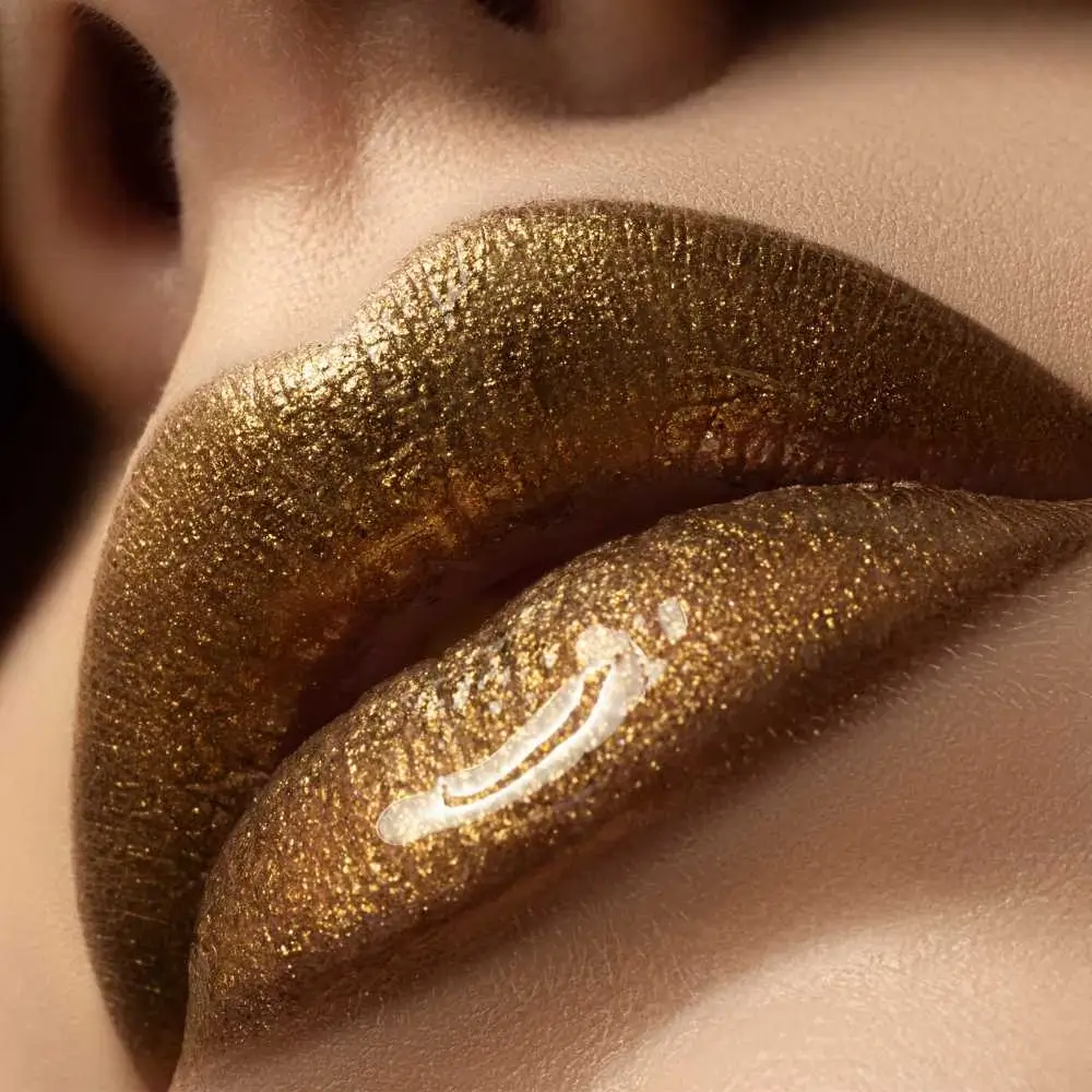 lips in metallic gold shimmer
