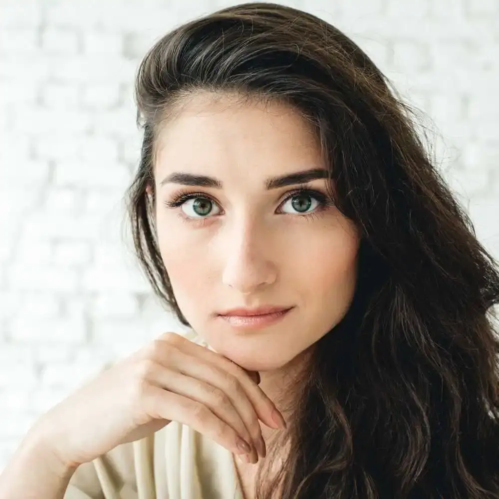 portrait of a brunette woman with beautiful eyebrows