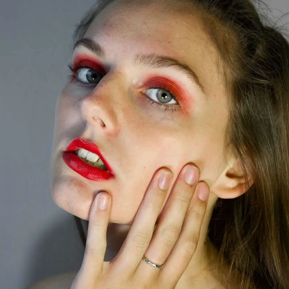 Red eyeshadow and red lips