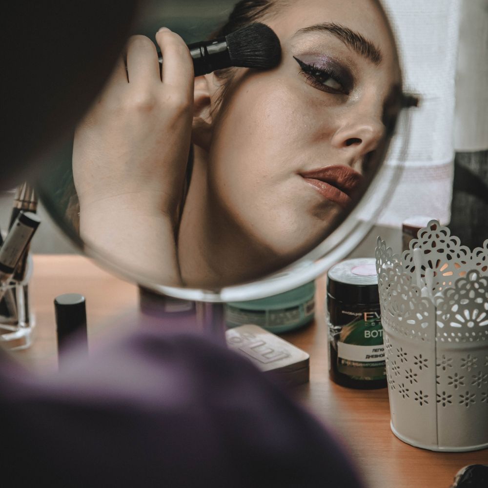 using concealer brush