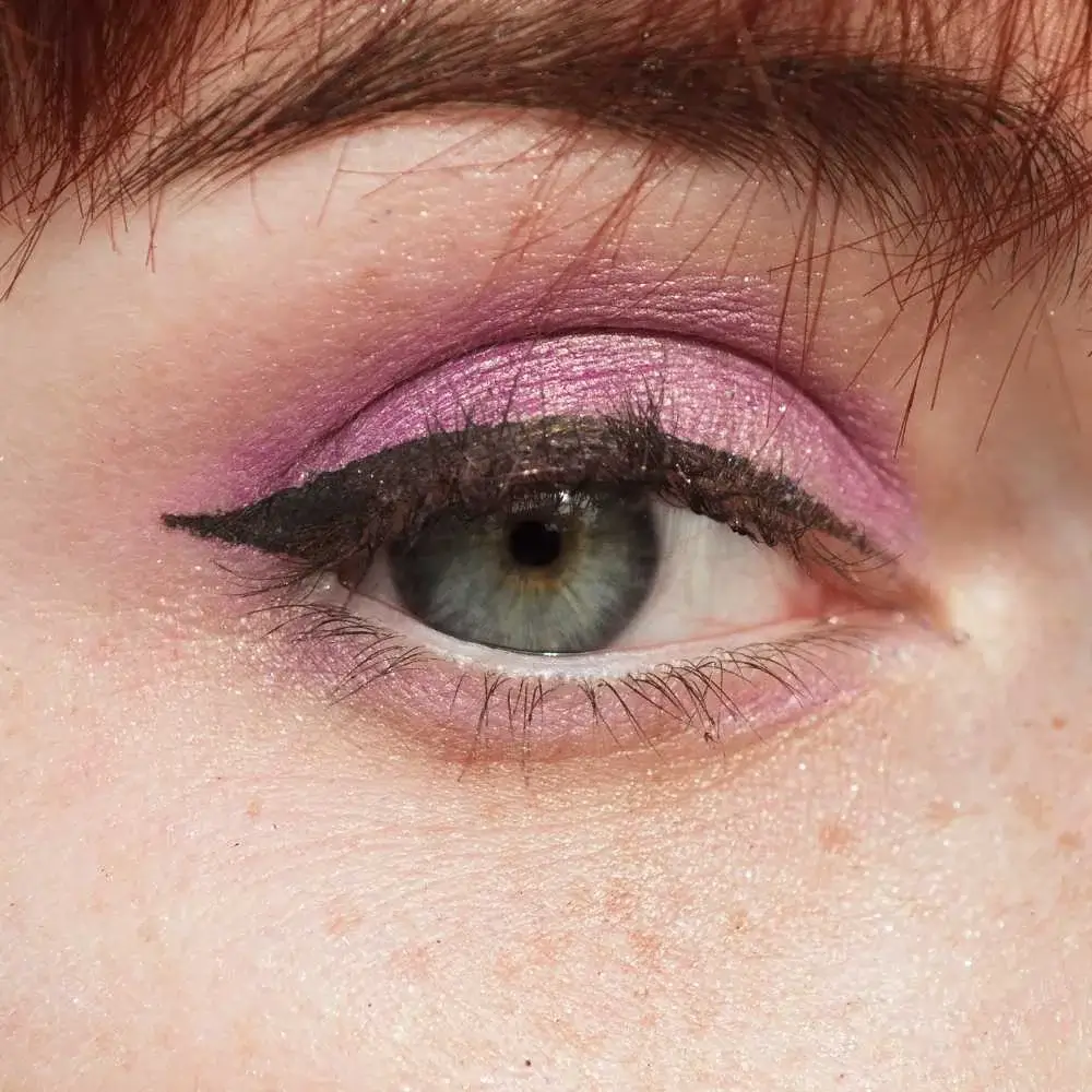 eyeliner and pink eye shadow