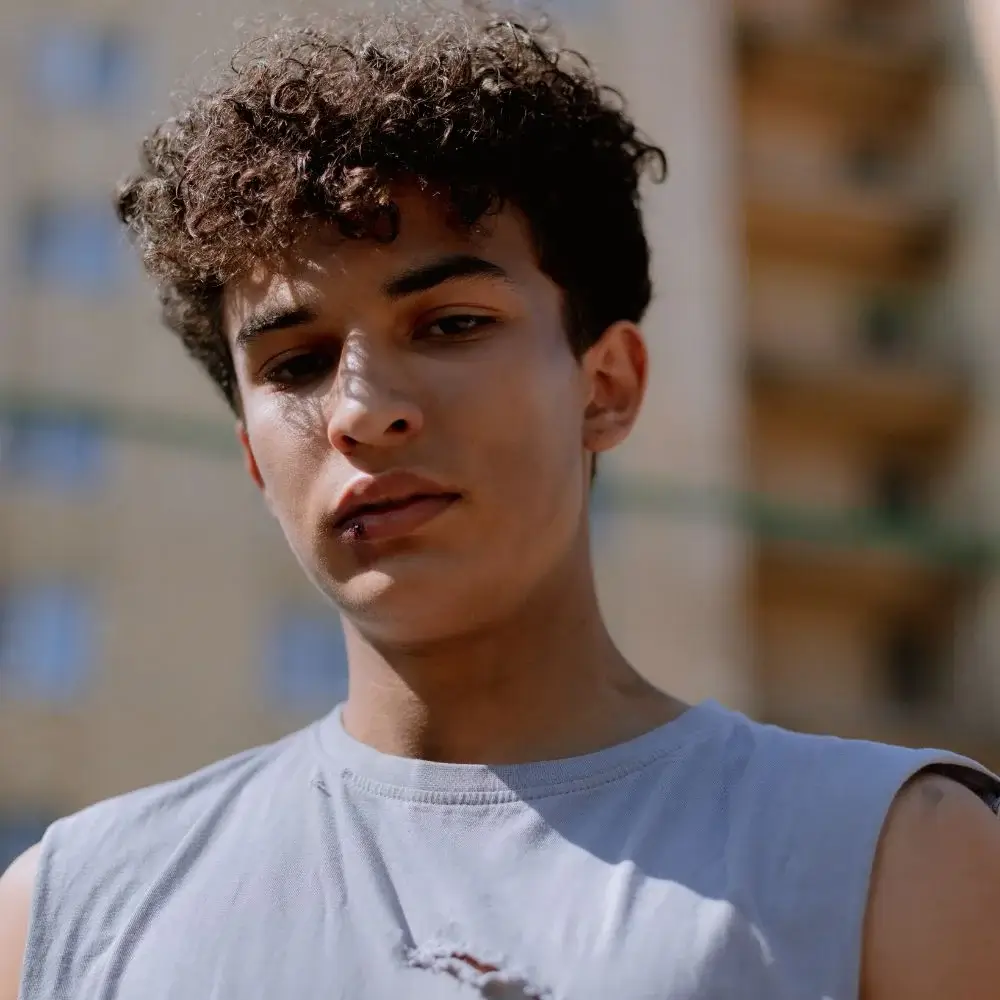 How to Choose the Perfect Shampoo for Curly Hair Men?
