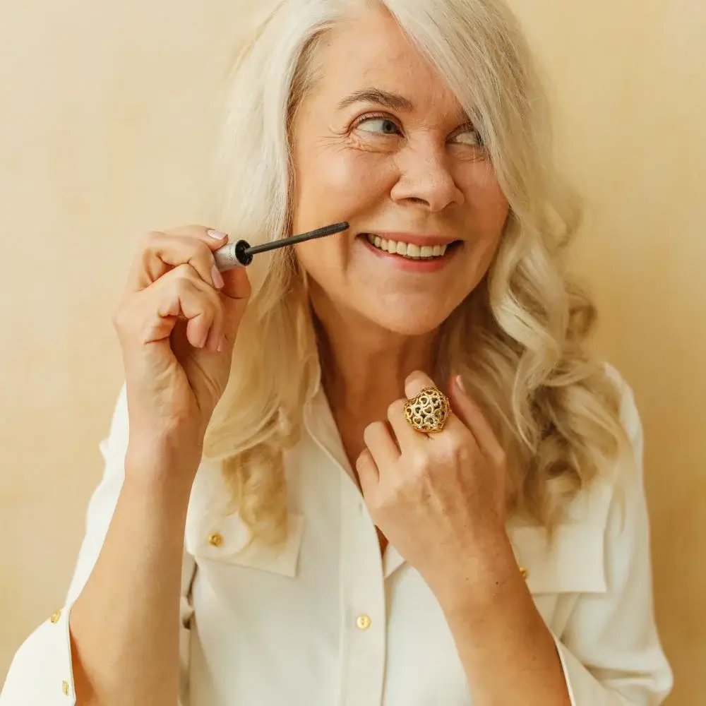 How to Choose the best Mascara for Older Women?