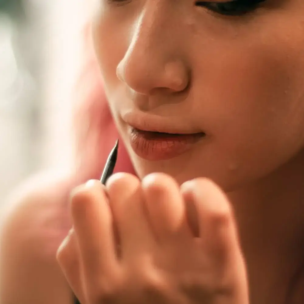 applying lip liner