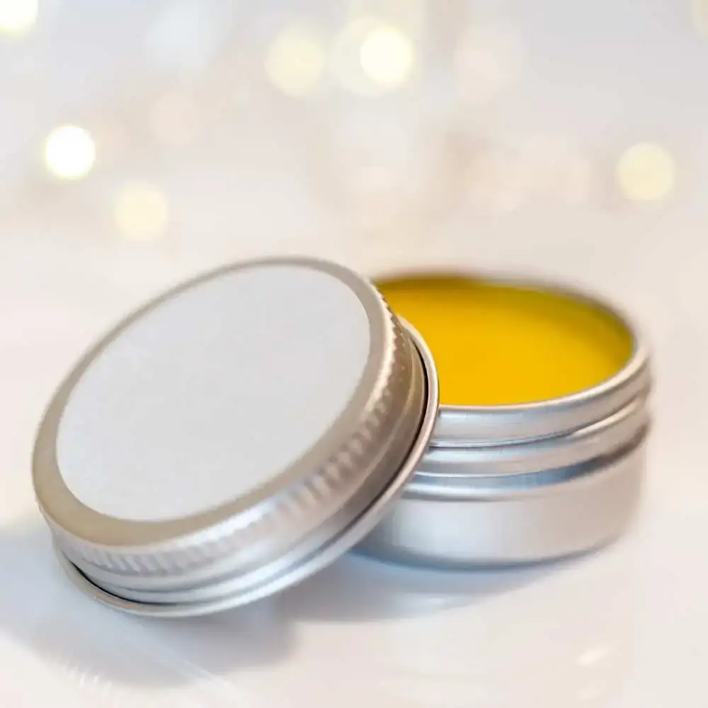Lip balm, a necessary product in men's daily skincare routine