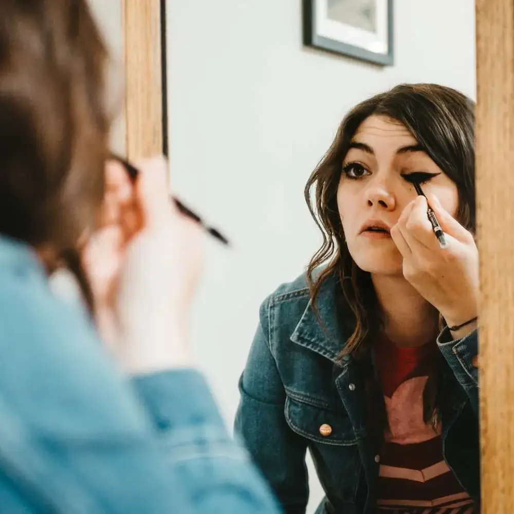 how to use water-activated eyeliner