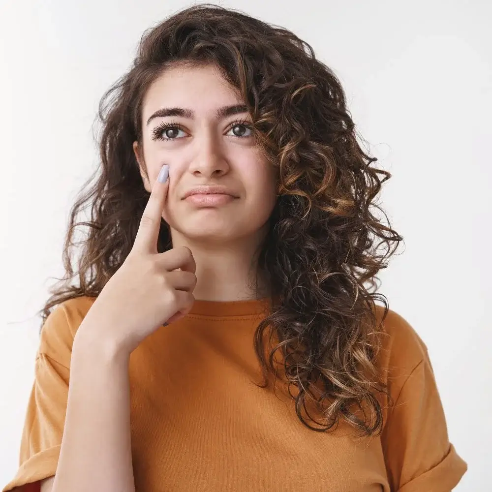 How do I Choose the Right Face Wash for Hormonal Acne?