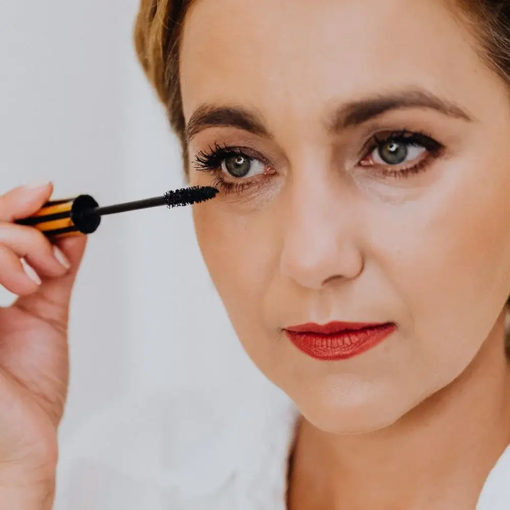 How to find the best Mascara for Older Women?