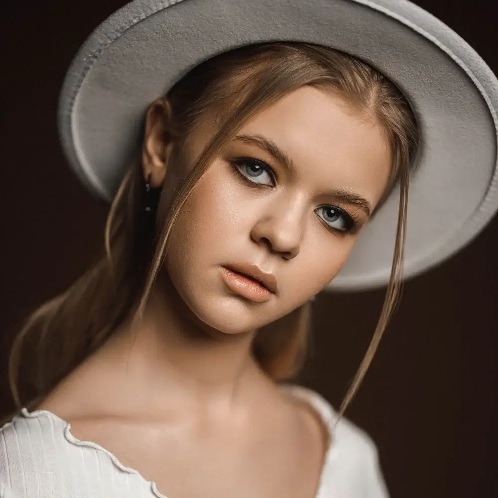 How to Apply Mascara for Straight Lashes like a pro?