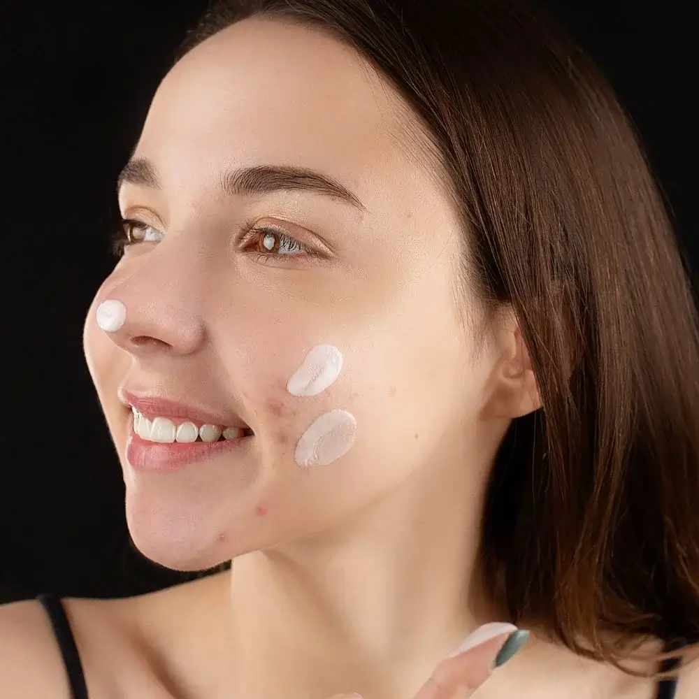 How to find the Right Face Wash for Hormonal Acne?