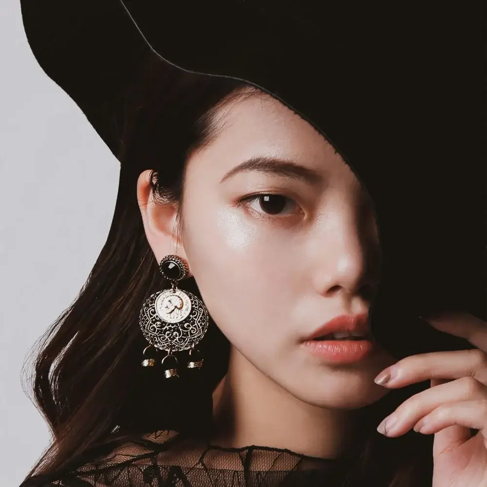 How to choose the best indie earrings?