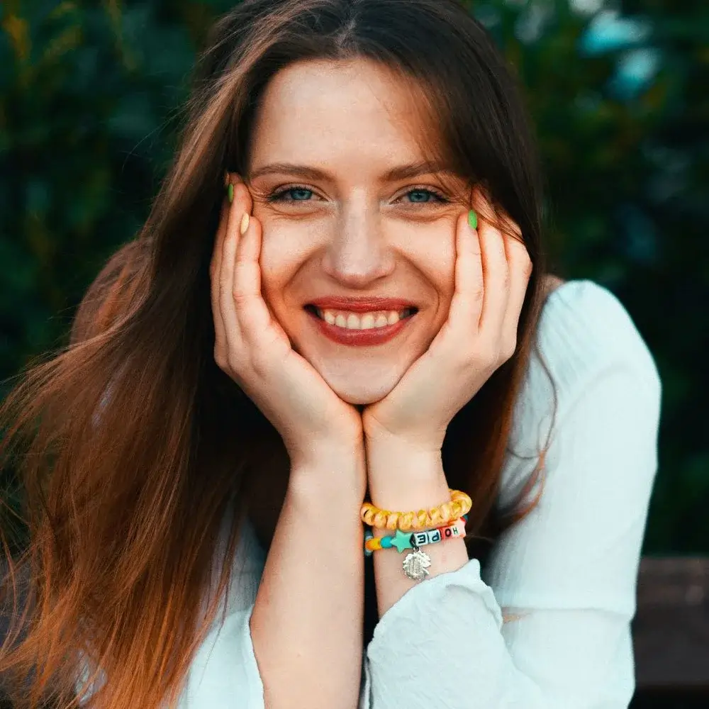 How do you choose the right size of an amber bracelet?