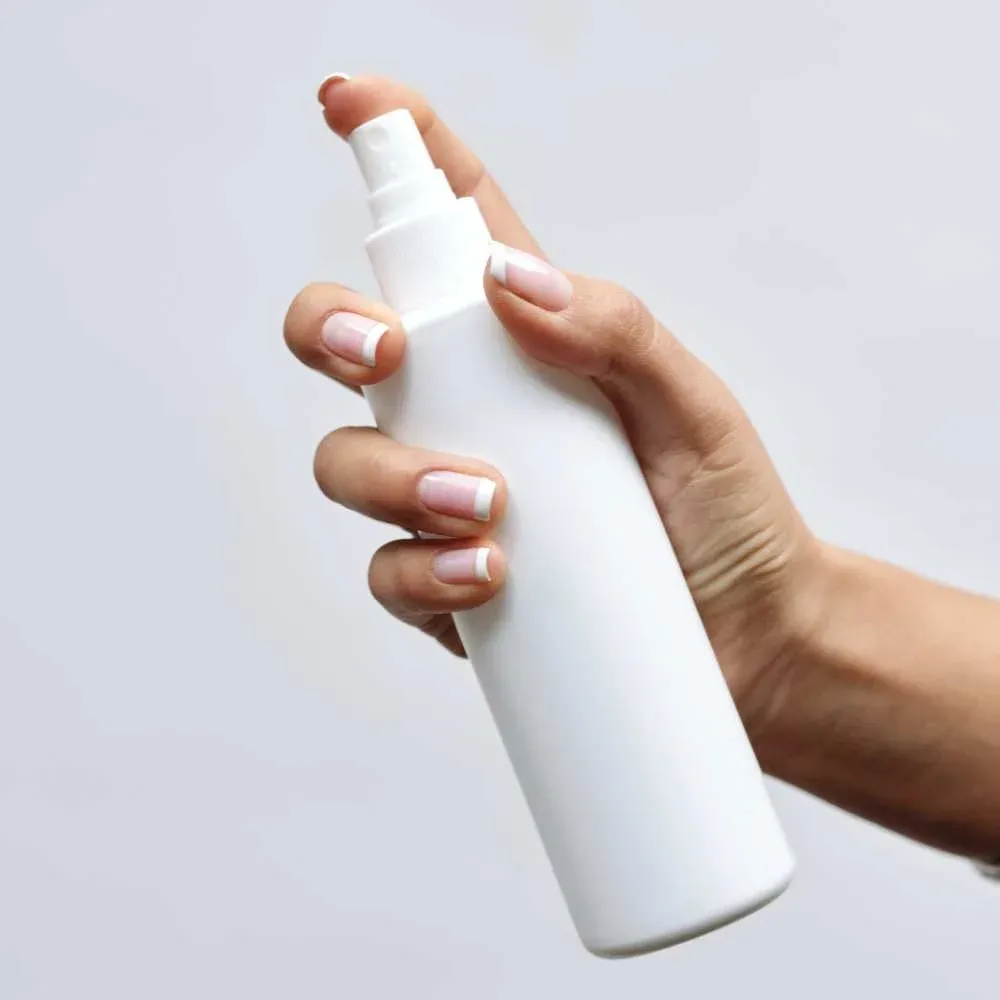 the best setting sprays designed for oily skin types
