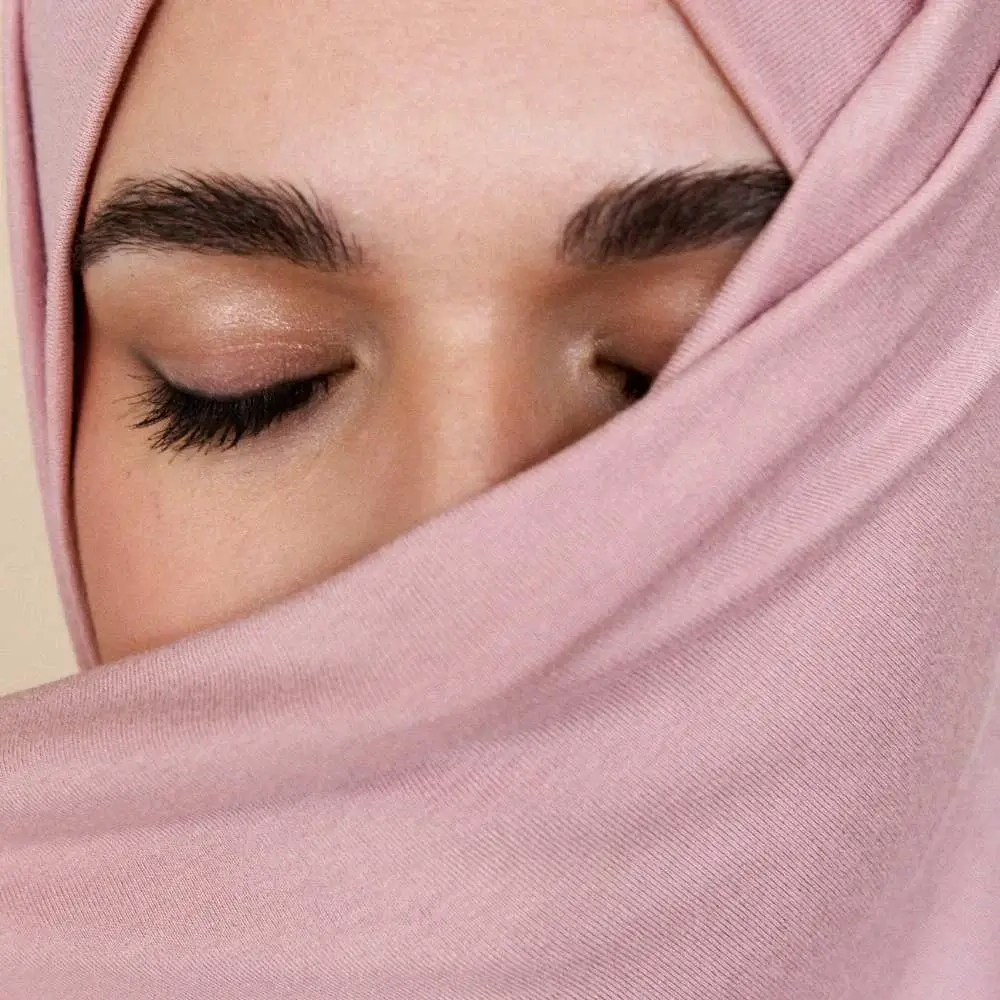 freshly microbladed eyebrows