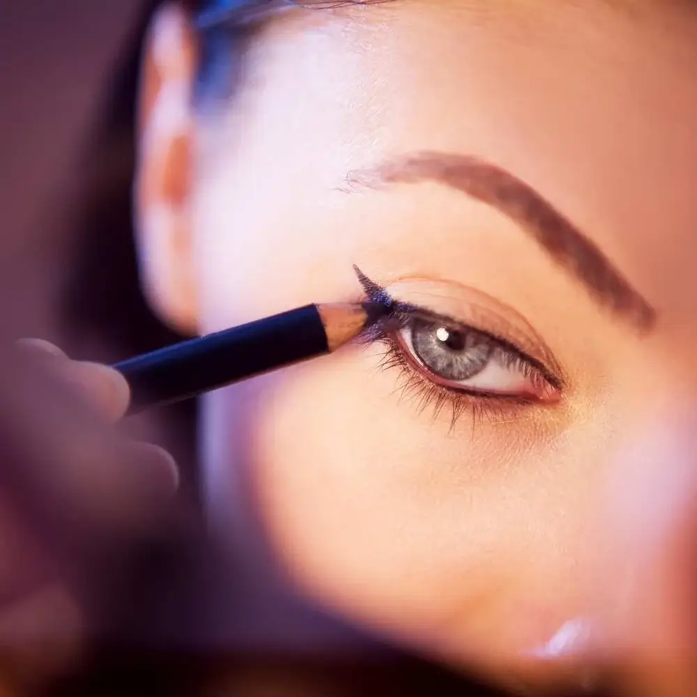 Smudge-proof Japanese Eyeliner