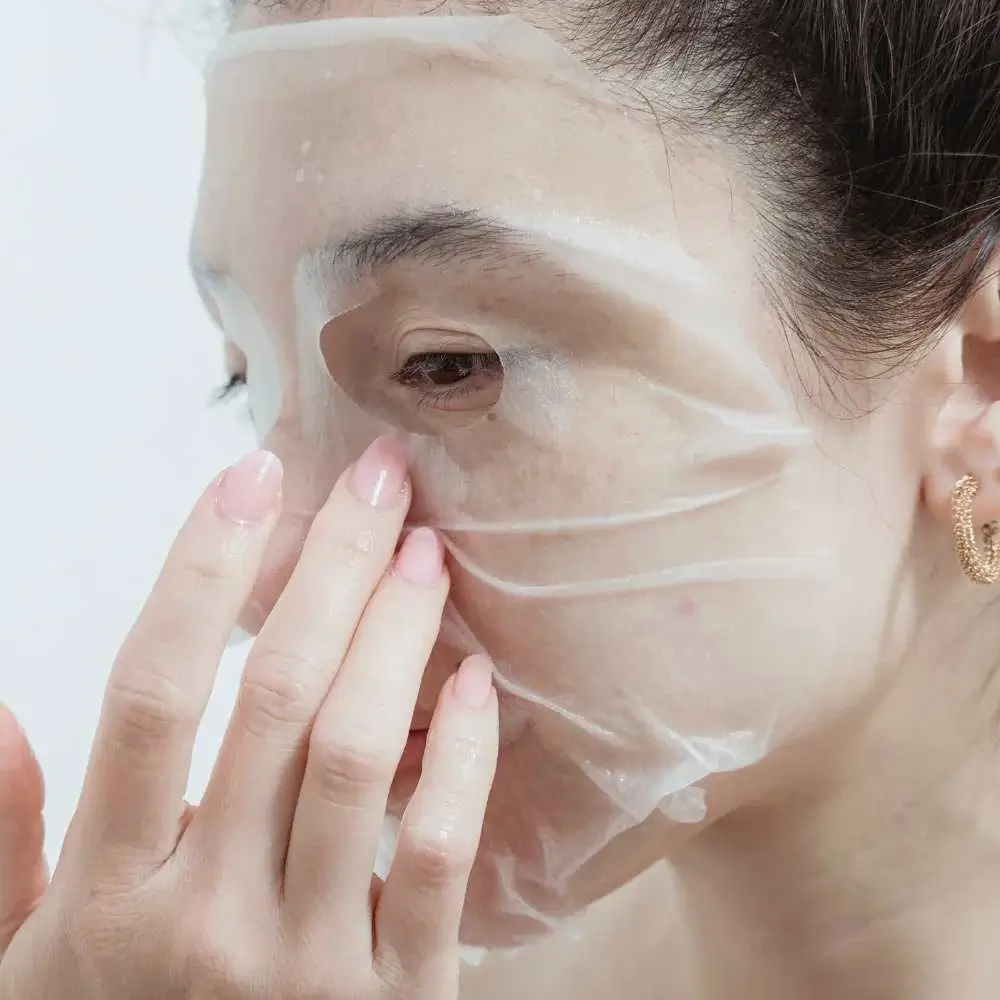 Acne-battling face mask application