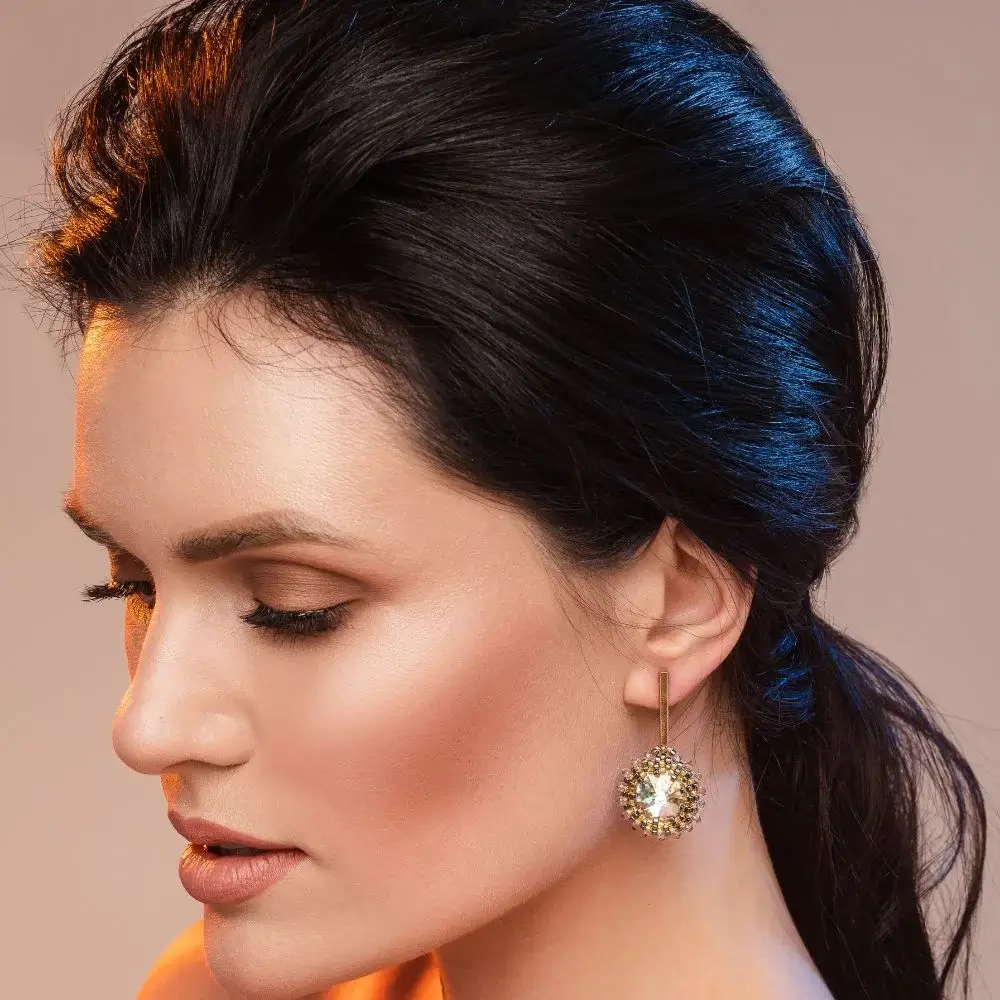 How to choose the best enamel earrings?