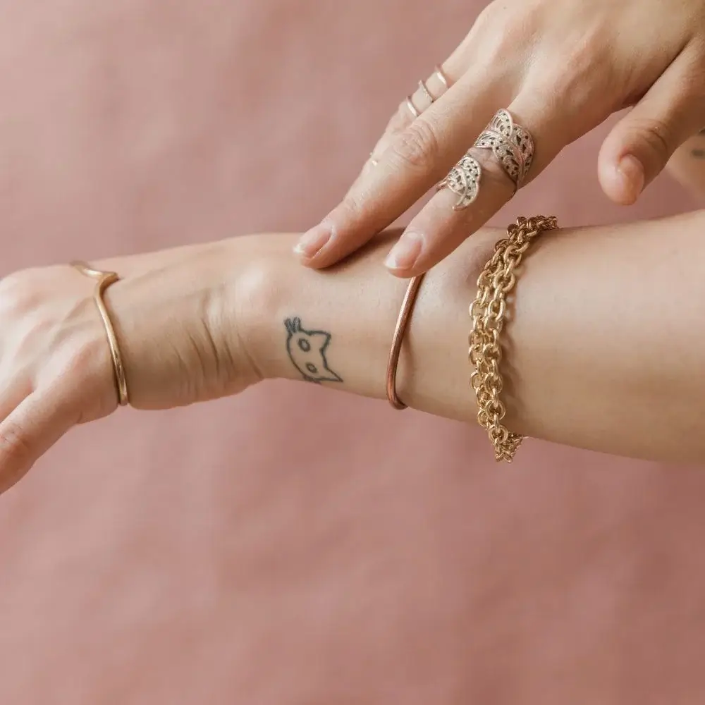 How do you make the spiral bracelet at home?