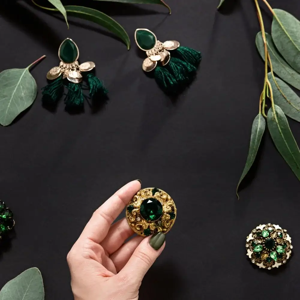 How do you choose the best moldavite earrings?
