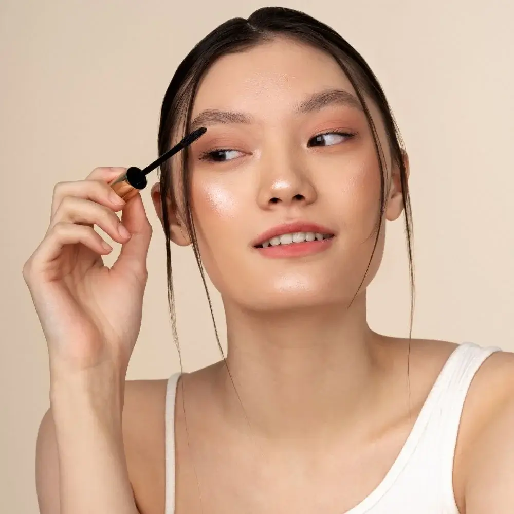How do you choose the best concealer for eyebrows?