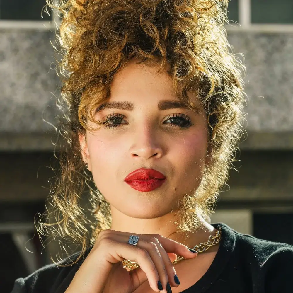 How to use the straightener for curly hair?