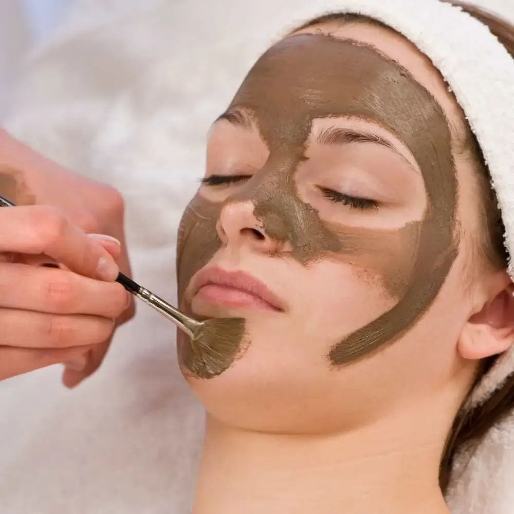 Clay detox face mask