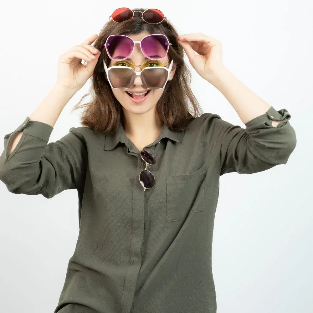 What sunglass shape is best for oval faces?