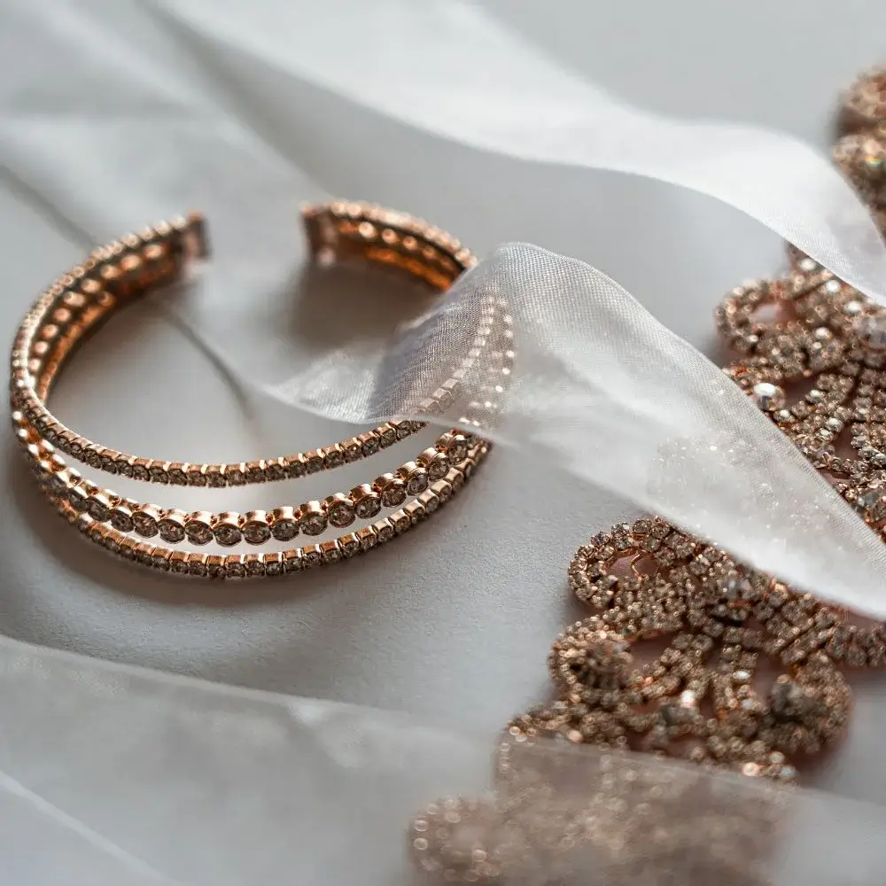 How do you choose the right chocolate diamond bracelet?