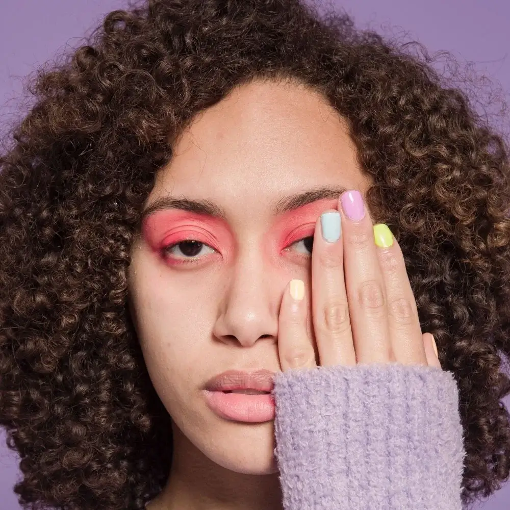 What Colours make brown eyes pop?