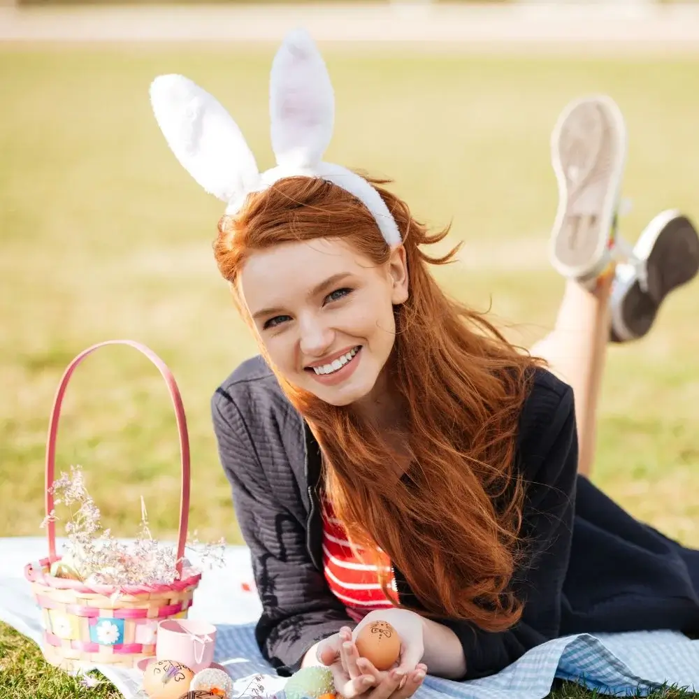 What are the popular designs of Bad Bunny necklaces?