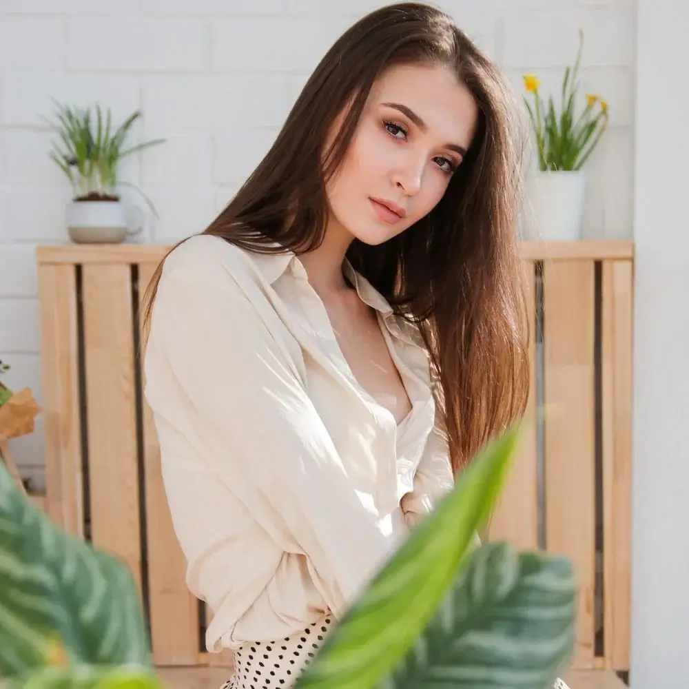 Can a 17 year old use adult shampoo?
