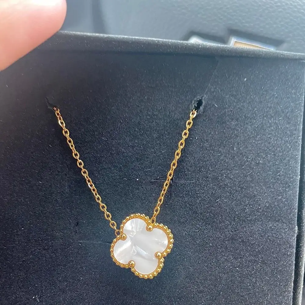 Why is the clover necklace so popular?