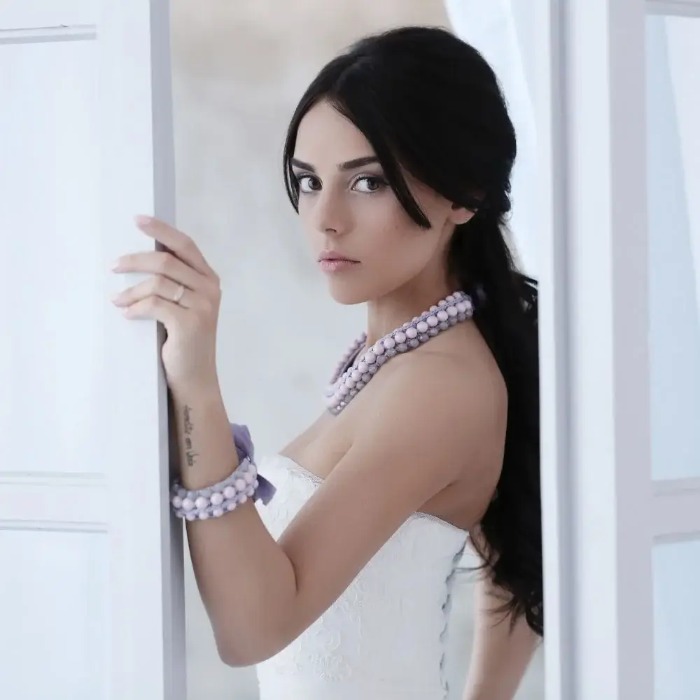 What are the different colors of Clover Bracelets?