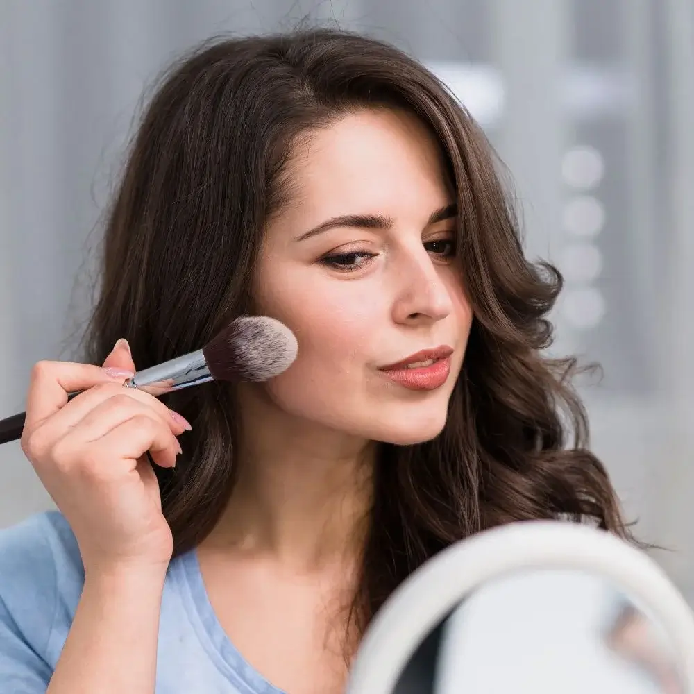 How to choose the best makeup for acne scars?