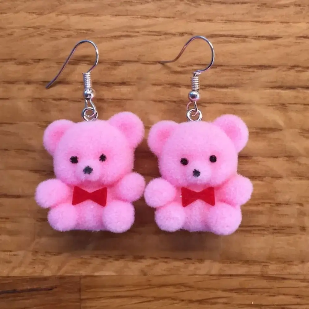 Can bear earrings be unisex?