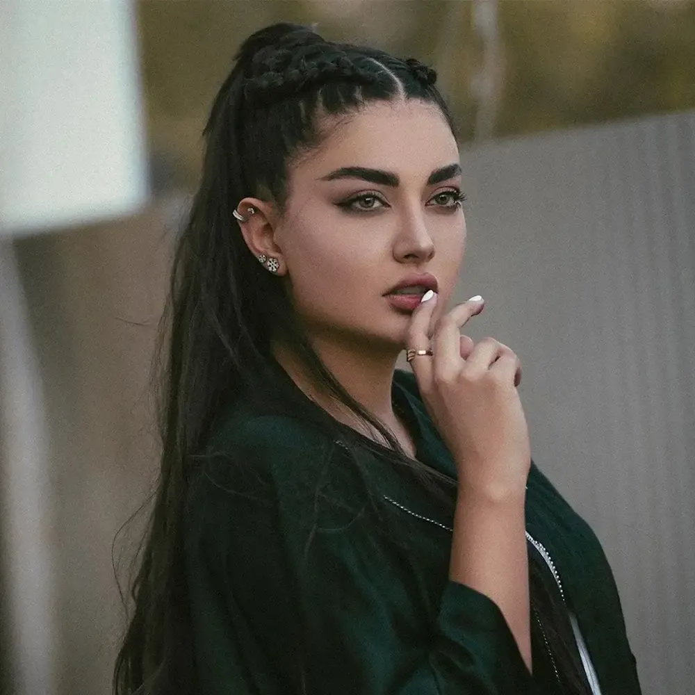 Why do you choose the 2023 nail trend?