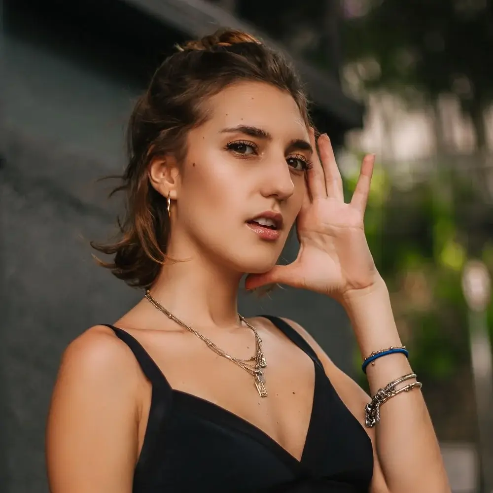 How to make the bear earrings?