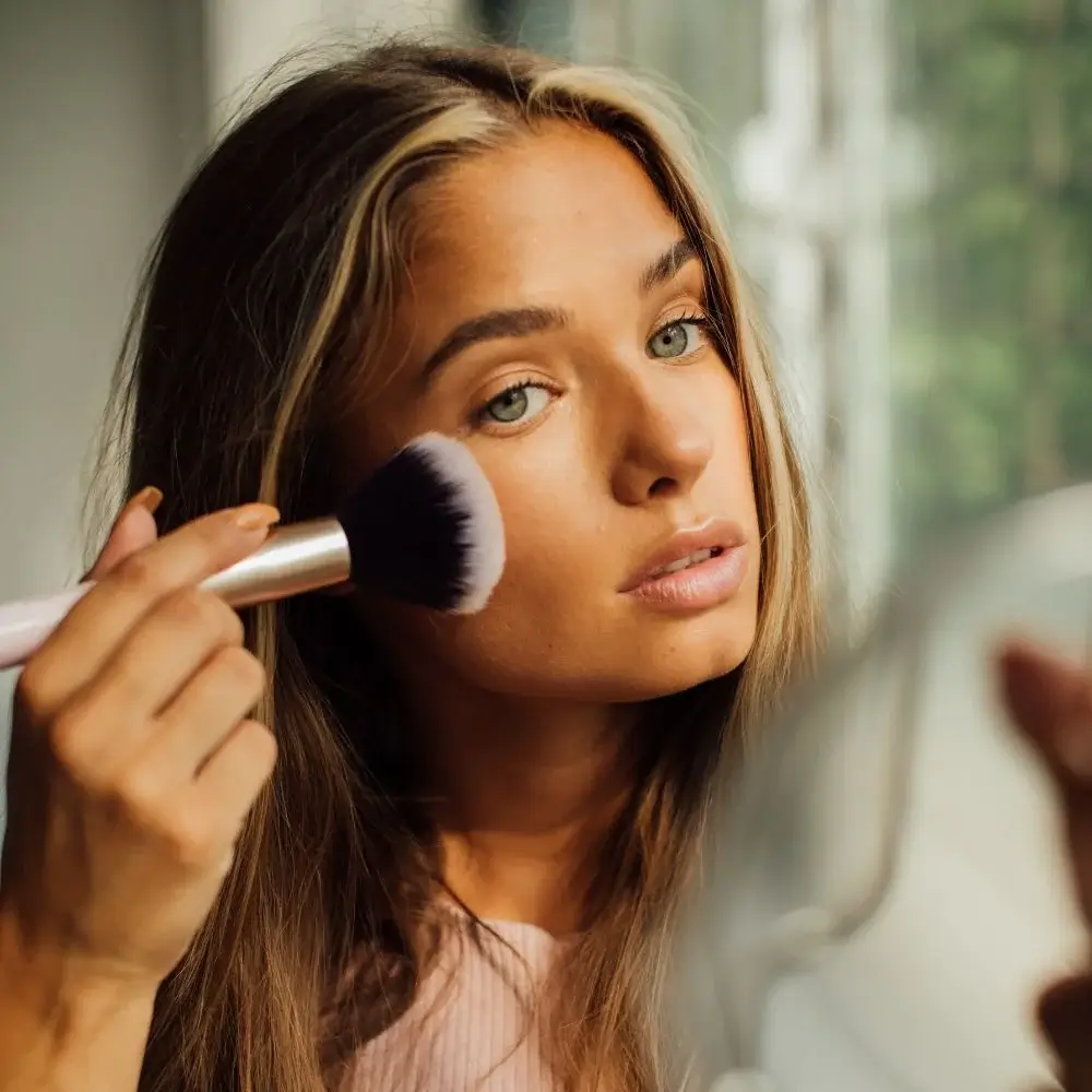 How to choose the right makeup for acne scars?