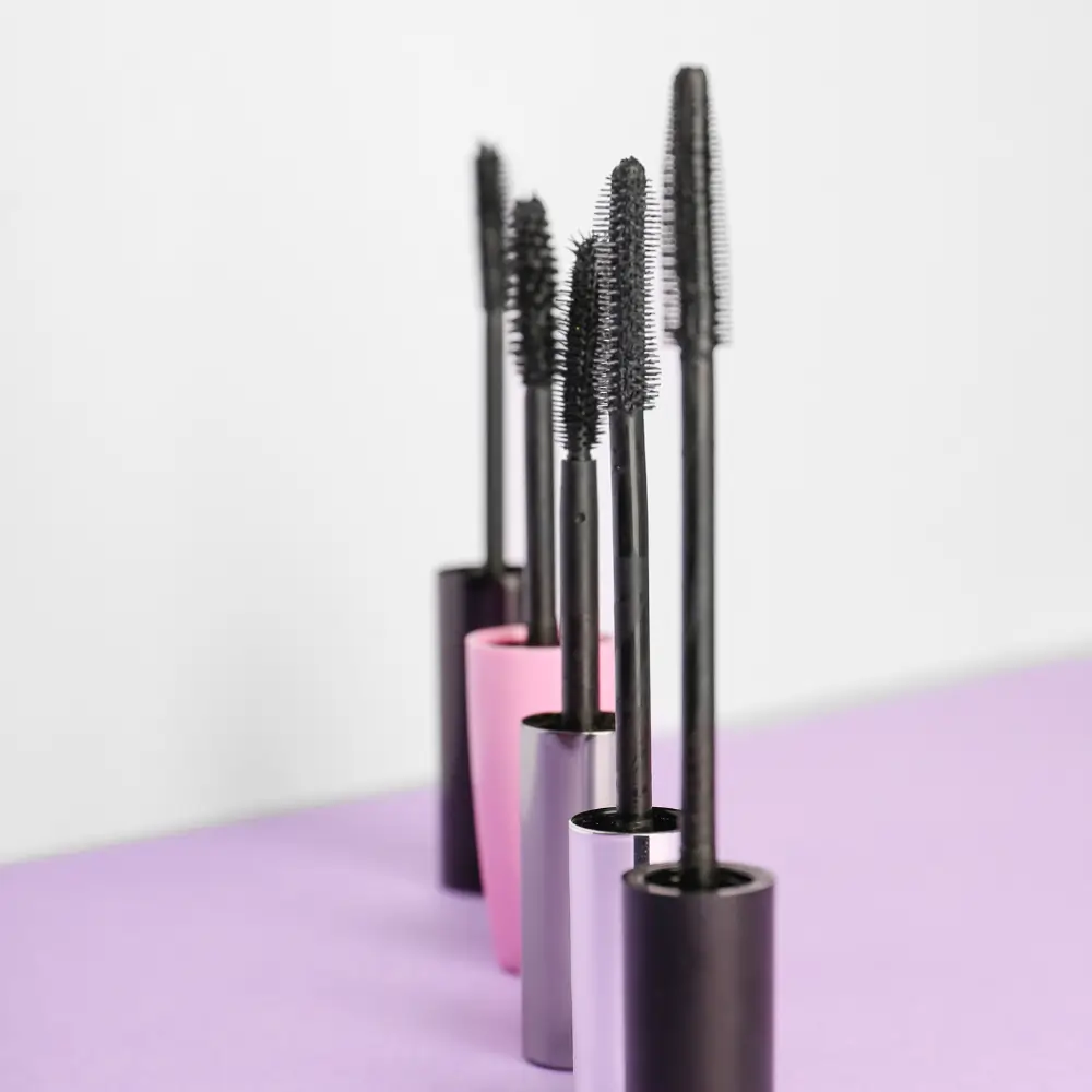 different colors of mascara wands