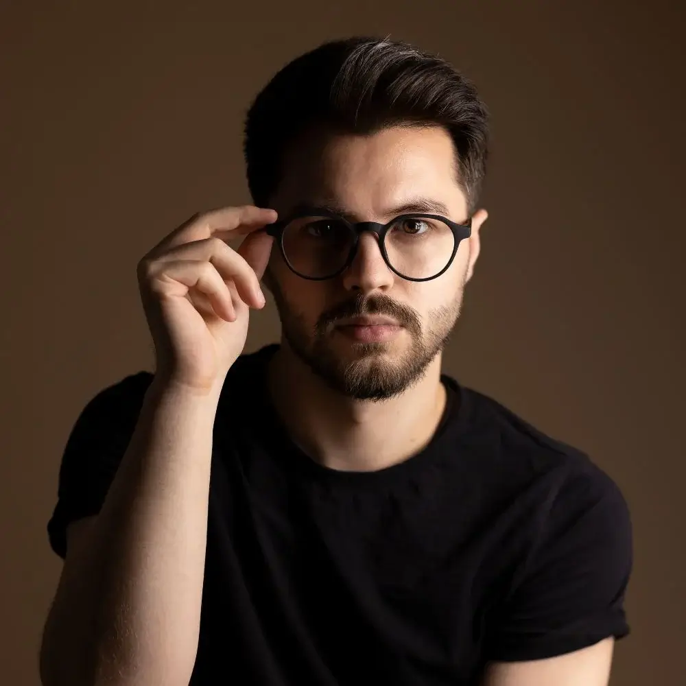 How do I choose right face scrub for men?